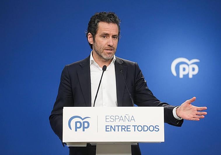 Iñaki Ezkerra Los políticos y el '¡Hola!' El Correo